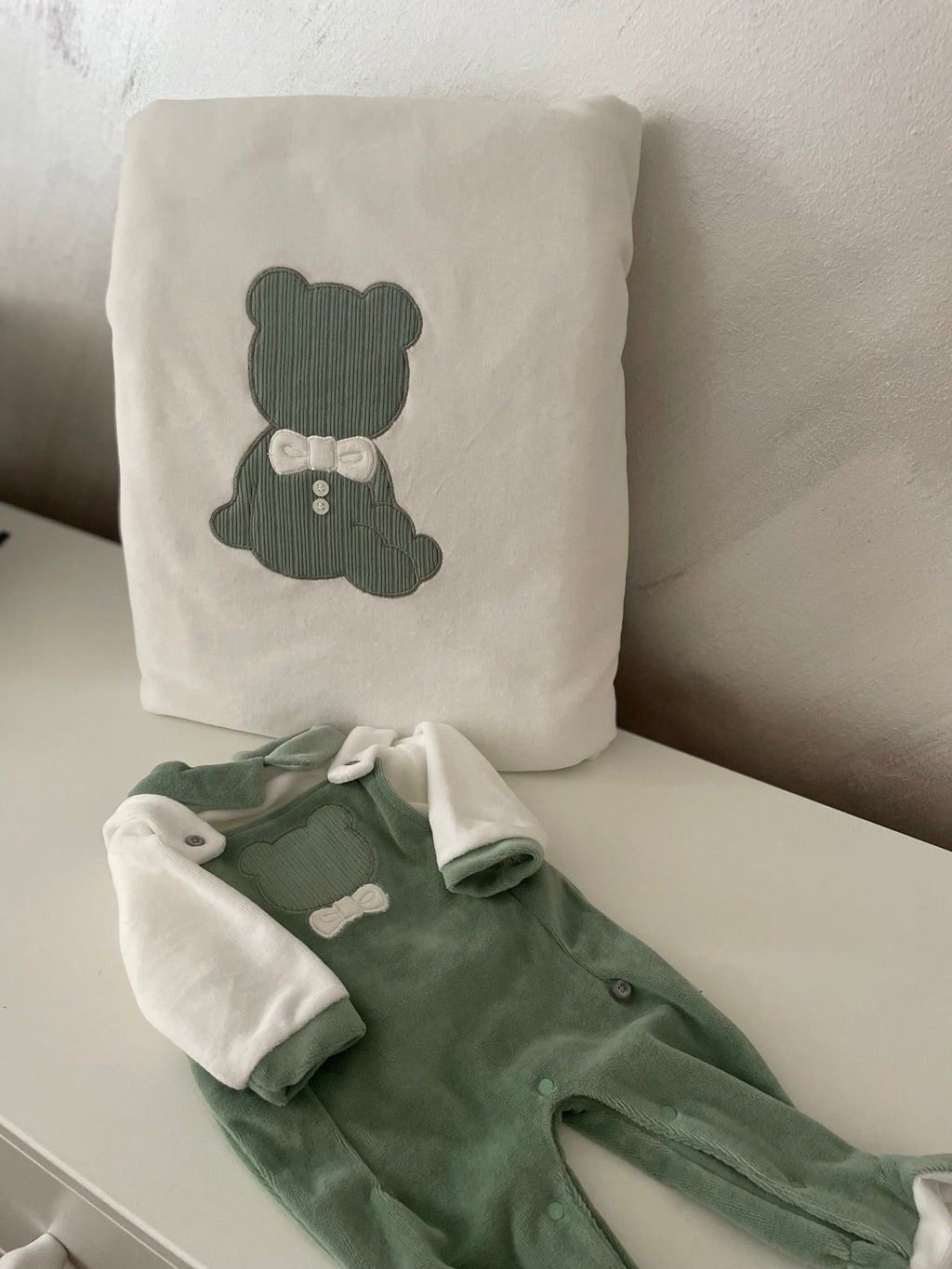 Completo tutina salopette e coperta